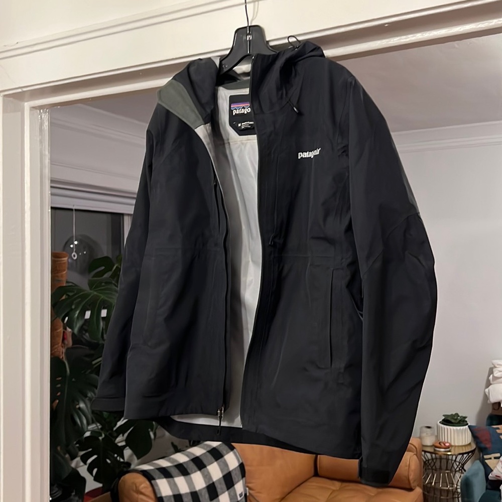 Patagonia Women’s Exosphere Jacket- Medium, Black